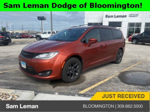 2018 Chrysler Pacifica for sale at Sam Leman CDJR Bloomington in Bloomington IL