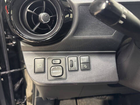 2019 Toyota Prius c LE