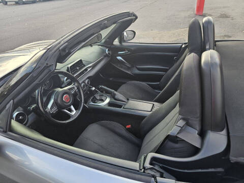 2017 FIAT 124 Spider Classica