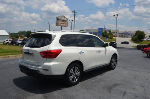 2020 Nissan Pathfinder SL