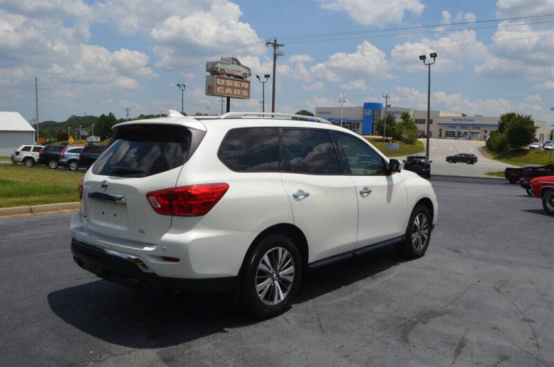 2020 Nissan Pathfinder SL