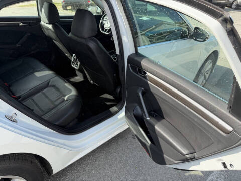 2018 Volkswagen Passat 2.0T SE
