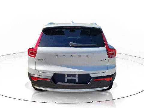 2024 Volvo XC40 B5 Plus Bright Theme