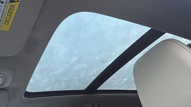 2023 Volvo XC40 B5 Plus Dark Theme