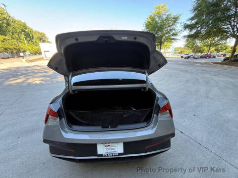 2024 Hyundai Elantra SE