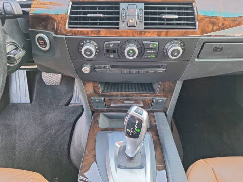 2009 BMW 5 Series 528i