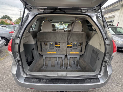 2012 Toyota Sienna LE 8-Passenger