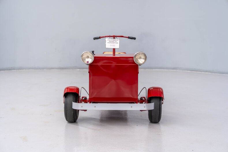 1948 Cushman Model 59 Package Car