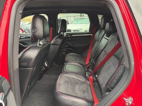 2016 Porsche Cayenne GTS