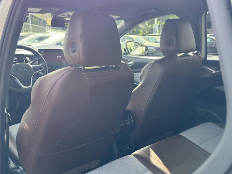 2023 Volkswagen ID.4 Pro
