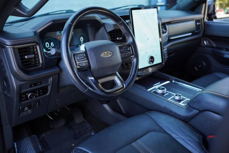 2023 Ford Expedition Platinum