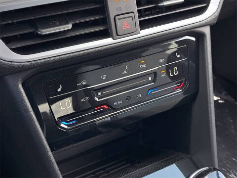 2025 Volkswagen Taos SE