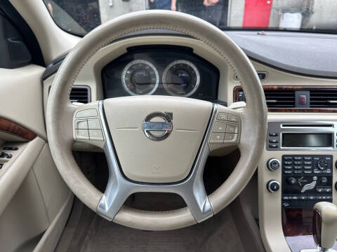 2010 Volvo XC70 T6