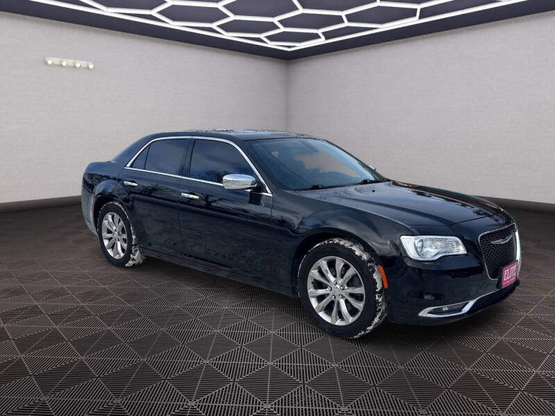 2019 Chrysler 300 Limited's photo