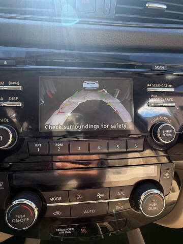 2017 Nissan Rogue SV