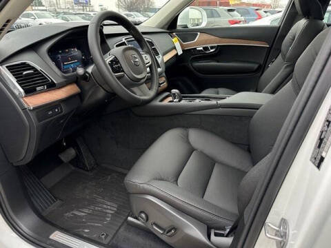 2025 Volvo XC90 T8 Plus Bright Theme 7P