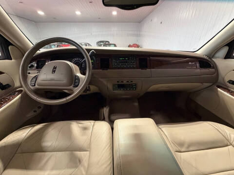 2002 Lincoln Town Car Executive