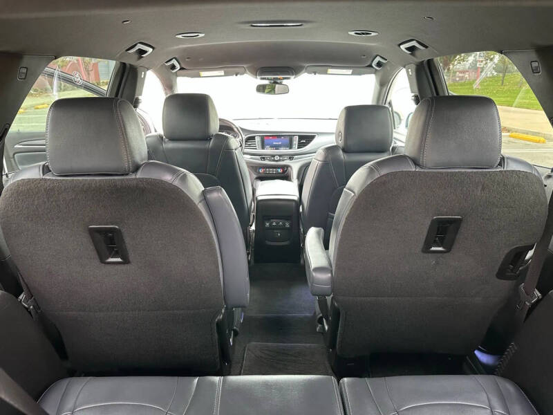 2022 Buick Enclave Essence