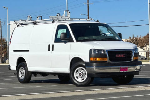 2023 GMC Savana 2500