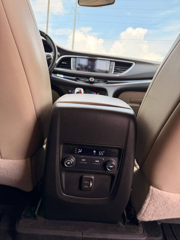 2020 Buick Enclave Essence