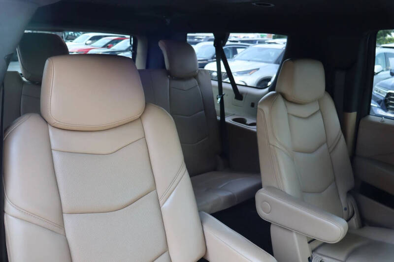 2018 Cadillac Escalade ESV Platinum