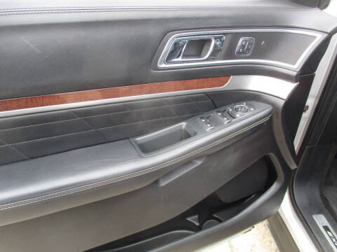 2017 Ford Explorer Platinum