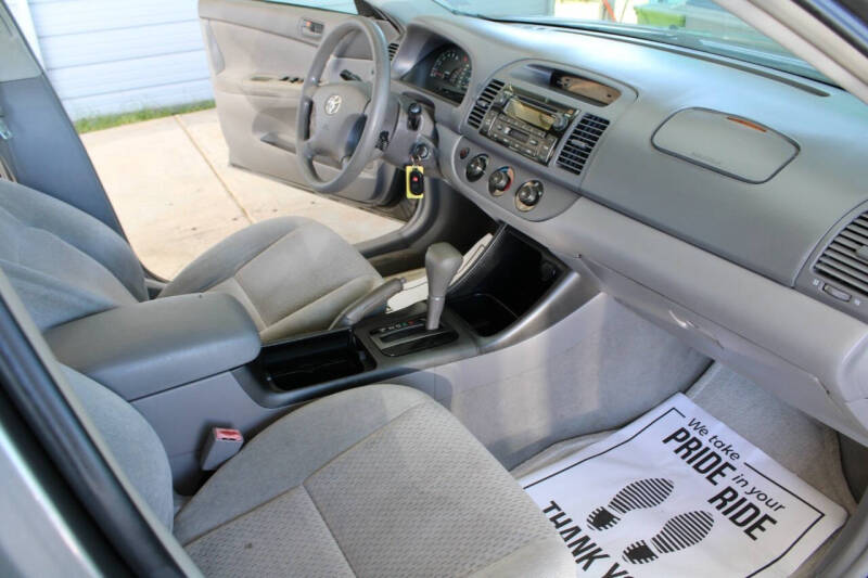 2003 Toyota Camry LE