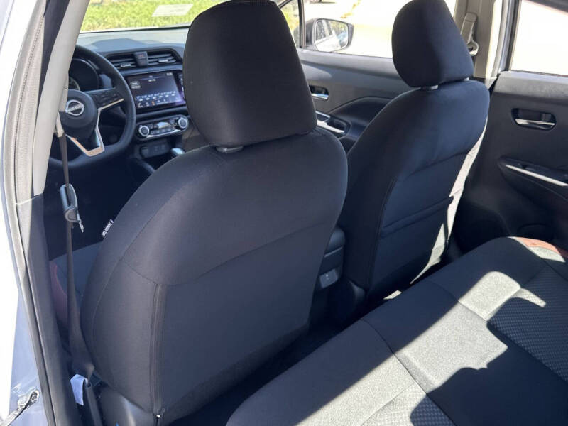 2025 Nissan Versa SR