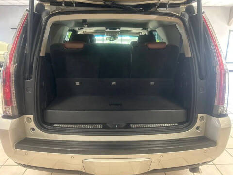 2016 Cadillac Escalade Luxury Collection