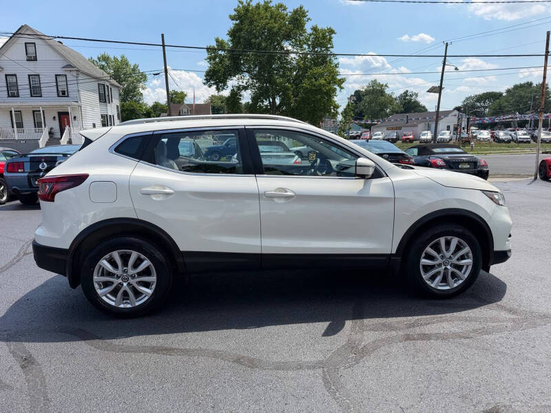 2022 Nissan Rogue Sport SV