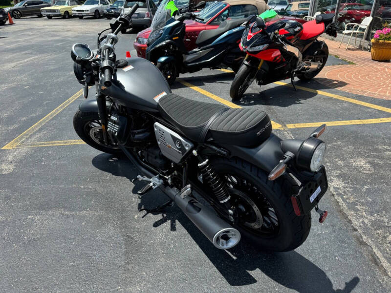 2024 Moto Guzzi V9 Bobber