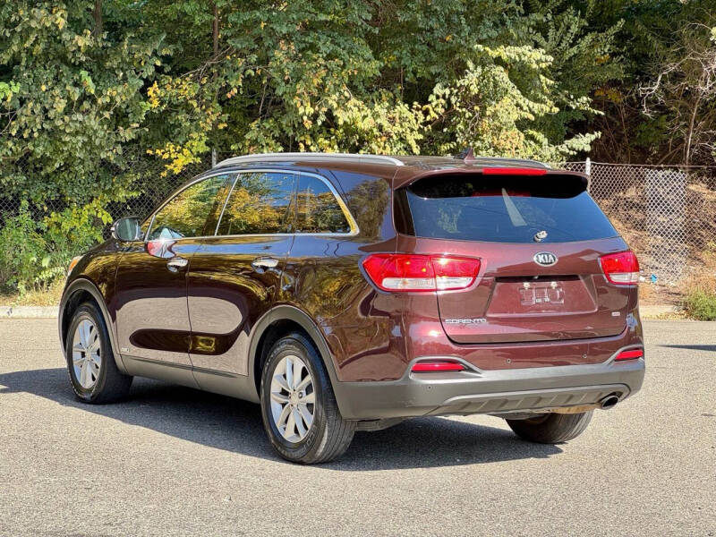 2016 Kia Sorento LX photo 8