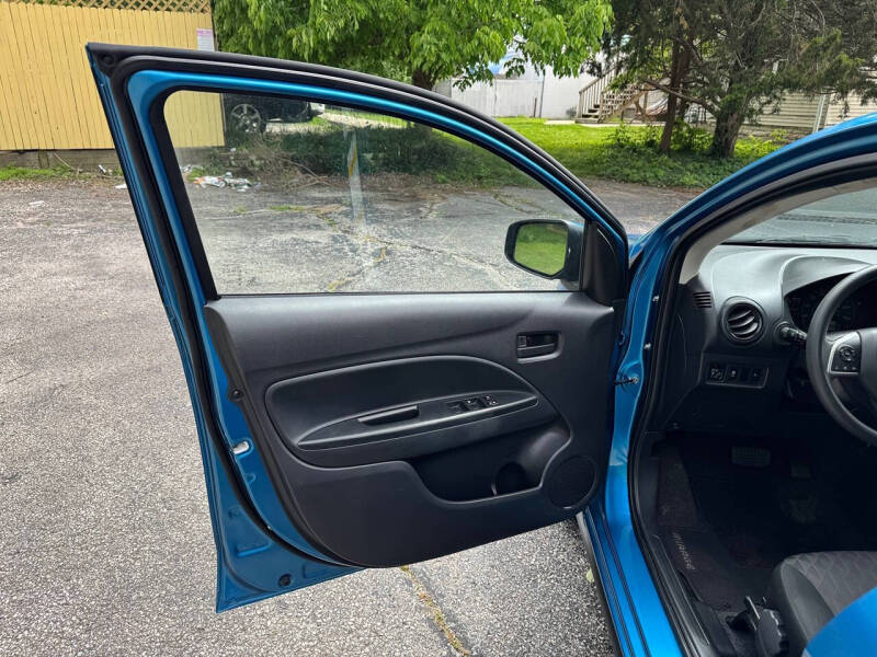 2024 Mitsubishi Mirage ES