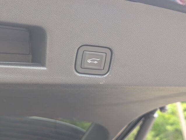 2024 GMC Acadia AT4