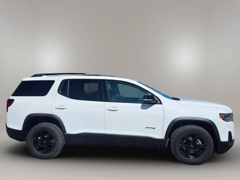 2023 GMC Acadia AT4