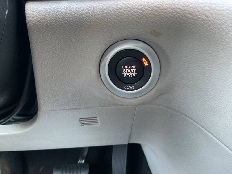 2020 Chrysler Voyager LXi