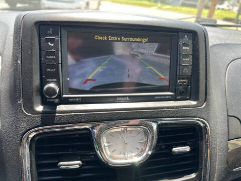 2013 Chrysler Town and Country Touring