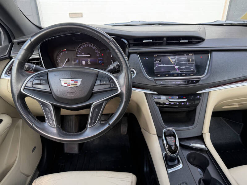2017 Cadillac XT5 Luxury
