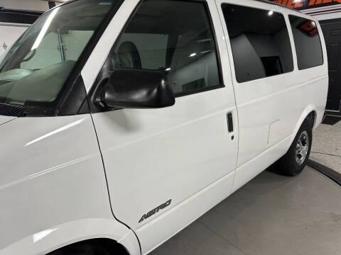 2002 Chevrolet Astro LS