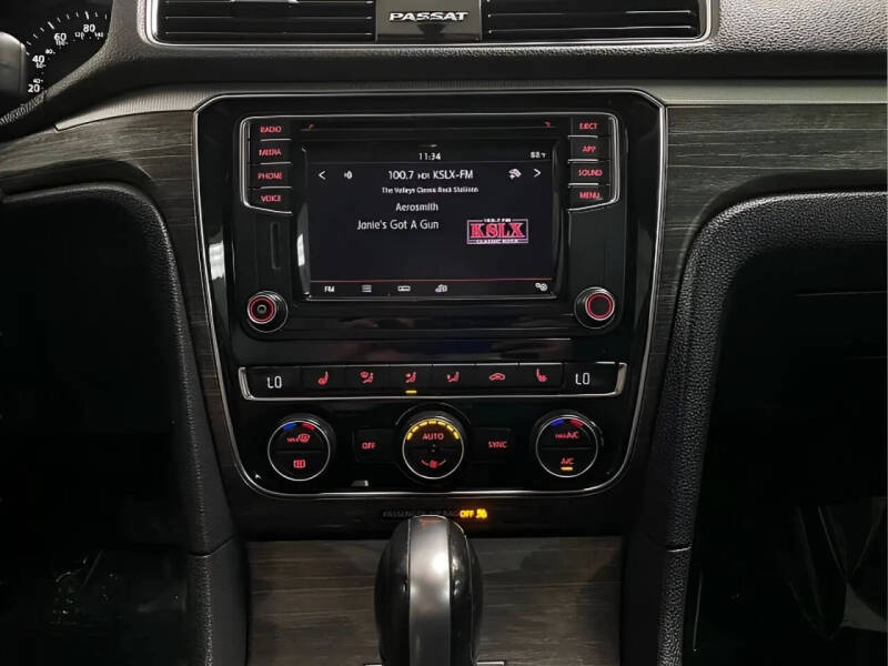 2018 Volkswagen Passat 2.0T SE