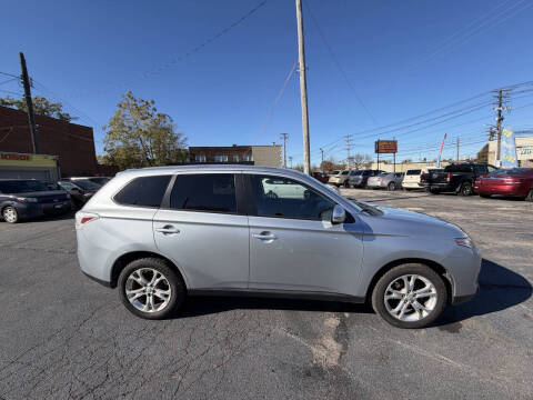 2014 Mitsubishi Outlander SE