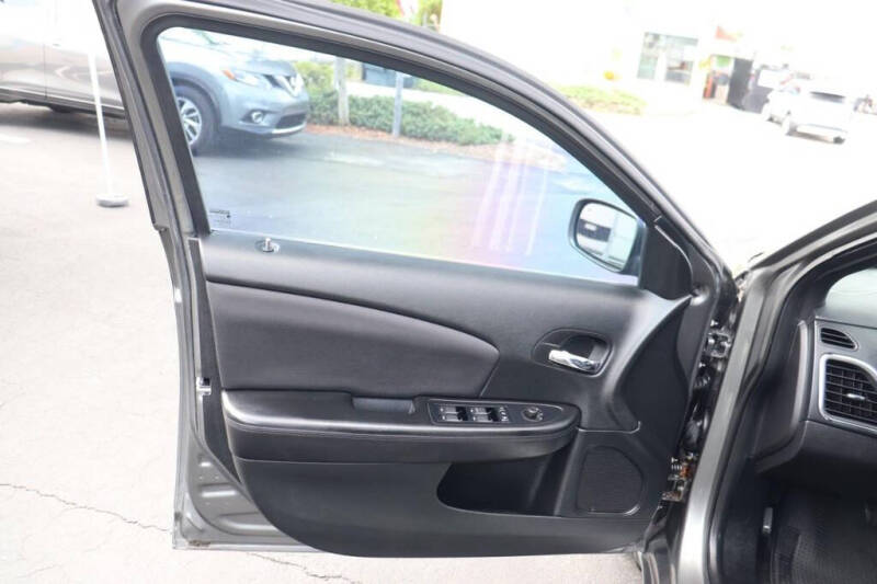 2013 Chrysler 200 Touring