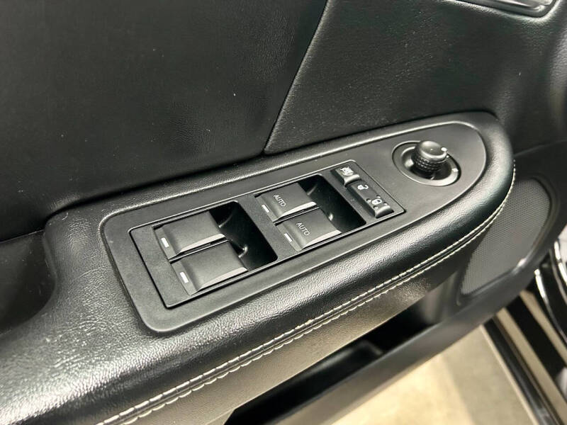 2011 Chrysler 200 Limited