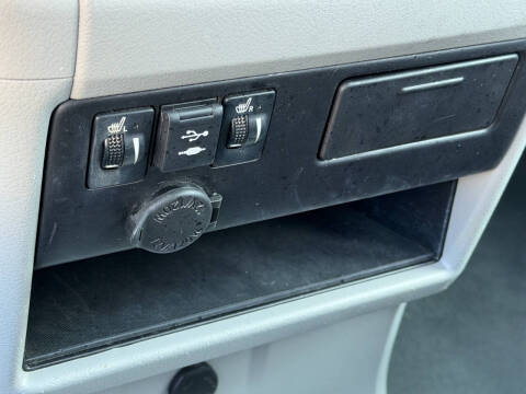 2019 Toyota Sienna XLE 7-Passenger Auto Access Seat