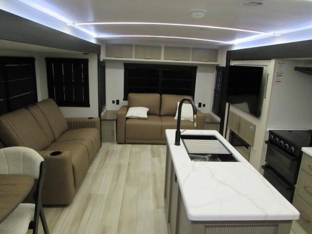 2025 Salem T271RL