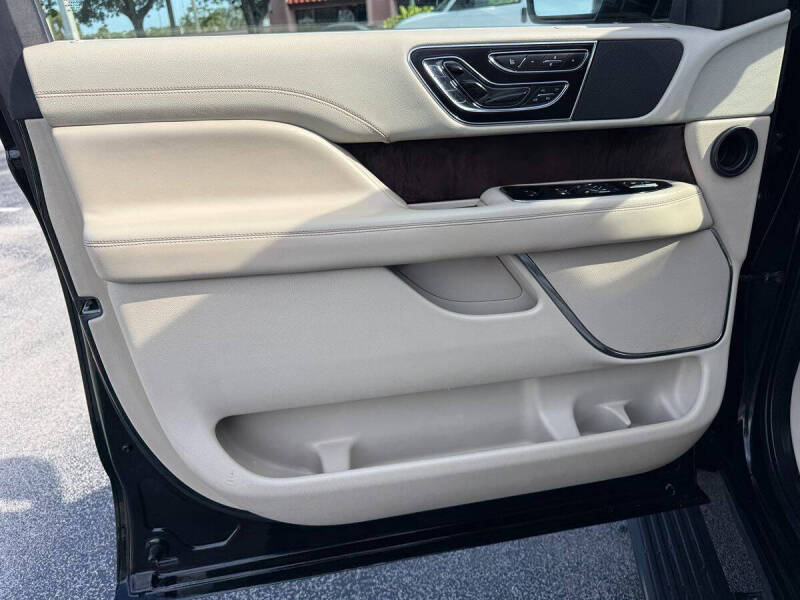 2018 Lincoln Navigator Select