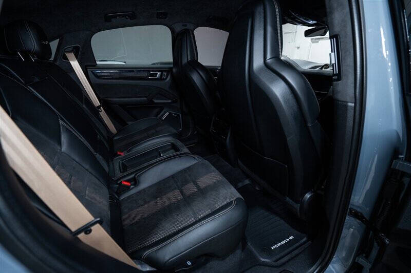 2022 Porsche Cayenne Turbo GT