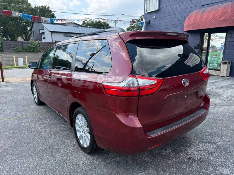 2015 Toyota Sienna LE 7-Passenger