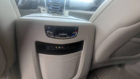 2015 Cadillac Escalade Luxury