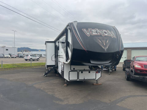 2019 Venom 3911 TR ToyHauler Fifth Wheel for sale at Pro Motors in Roseburg OR